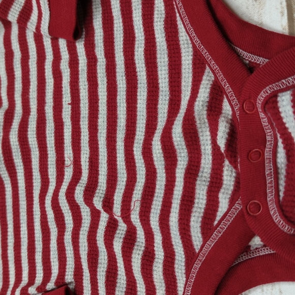 Baby Gap Red/Gray Striped Waffle Bodysuit 12-18M - Picture 4 of 6